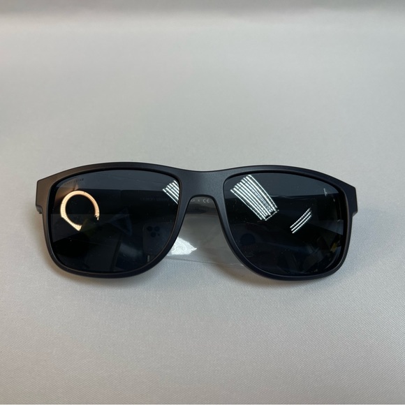 Giorgio Armani  - Sunglases - Picture 5 of 15